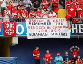 Την αποδοκιμασία του πανό ζητά ο Έλληνας πρέσβης από την&nbsp;Αλβανία