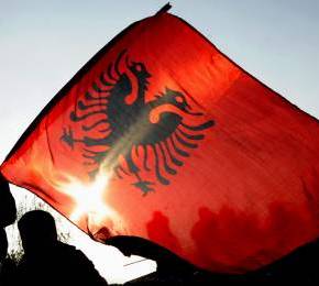 Θερμή υποδοχή Κοτζιά απο Τσάμηδες στα Τίρανα – ΒΙΝΤΕΟ (&nbsp;Ανανέωση)