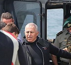 ΤΟ ΑΞΙΟΜΑΧΟ ΞΕΚΙΝΑ ΑΠΟ ΤΗΝ ΚΟΡΥΦΗ: Οταν ο αρχηγός ΓΕΕΘΑ έκανε άλμα από Σινούκ&nbsp;(ΦΩΤΟ+ΒΙΝΤΕΟ)