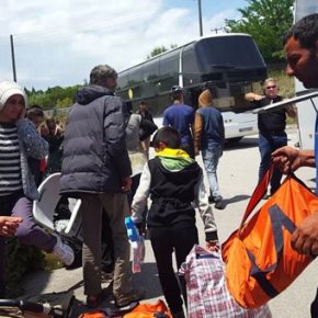 Άρχισε το πρόγραμμα προ-καταγραφής 49.000 αιτούντων άσυλο στην Ελλάδα Στόχος του προγράμματος είναι να καταγραφούν περίπου 49.000 άτομα, που εισήλθαν στη χώρα από την 1η Ιανουαρίου 2015 μέχρι τις 19 Μαρτίου 2016, δηλαδή πριν την έναρξη ισχύος της Συμφωνίας Ε.Ε. –&nbsp;Τουρκίας