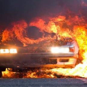 Εκαψαν ζωντανό τον εκδότη της «ΑΚΡΟΠΟΛΙΣ» Π.Μαυρίκο στην Αττική Οδό (φωτό) (upd)ΤΟ ΑΥΤΟΚΙΝΗΤΟ ΤΗΣ ΓΥΝΑΙΚΑΣ ΤΟΥ ΑΡΠΑΞΕ ΦΩΤΙΑ ΕΝΩ ΤΟ&nbsp;ΟΔΗΓΟΥΣΕ!