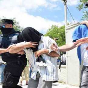 Εφθασαν στην Αθήνα οι «8» Τούρκοι – Οδηγήθηκαν στο Αστυνομικό Τμήμα του Ολυμπιακού&nbsp;Χωριού
