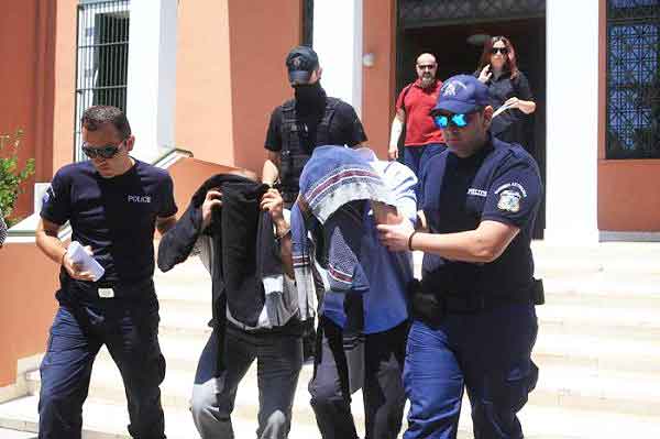 συλληφθεντες-600x399