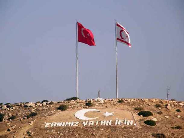 cyprus_katehomena_flag_turkey
