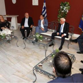 Παυλόπουλος: Έχουμε χρέος να υπερασπιζόμαστε την Δημοκρατία ΓΙΟΡΤΗ ΓΙΑ ΤΗΝ 42Η ΕΠΕΤΕΙΟ ΑΠΟ ΤΗΝ ΑΠΟΚΑΤΑΣΤΑΣΗ ΤΗΣ&nbsp;ΔΗΜΟΚΡΑΤΙΑΣ