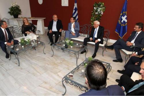 ÅÊÄÇËÙÓÇ ÓÔÏ ÐÑÏÅÄÑÉÊÏ ÌÅÃÁÑÏ ÃÉÁ ÔÁ 42 ×ÑÏÍÉÁ ÄÇÌÏÊÑÁÔÉÁÓ ÐÁÕËÏÐÏÕËÏÓ ÔÓÉÐÑÁÓ ÃÅÍÇÌÁÔÁ ÈÅÏÍÏÔÁÊÇÓ