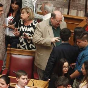 Βουλή: Μαθητές «έστειλαν αδιάβαστο» τον&nbsp;Φίλη