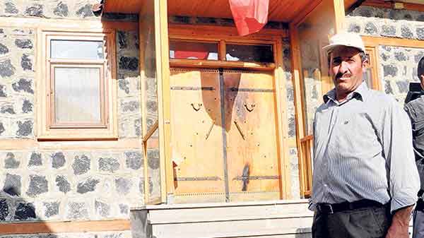 gulen-in-dogdugu-evi-yakmak-istediler-7381493