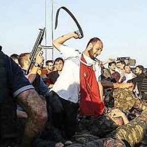 ΕΚΤΟΣ ΕΛΕΓΧΟΥ Η ΚΑΤΑΣΤΑΣΗ ΣΤΗ ΤΟΥΡΚΙΑ: Πολίτες ξυλοκοπούν και ξεβρακώνουν στρατιώτες που παραδίνονται&nbsp;(ΦΩΤΟ)