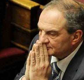 Ο ΚΩΣΤΑΣ ΚΑΡΑΜΑΝΛΗΣ ΣΤΗ ΒΟΥΛΗ! Το βλέμμα που τα «λέει» όλα…&nbsp;(ΦΩΤΟ)