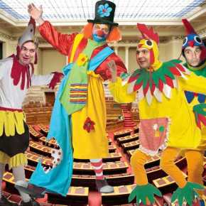 ΝΤΡΟΠΗ! Κυβέρνηση και αντιπολίτευση”κότες” στο “βρωμοέλληνες” του Γερμανού&nbsp;Ραμσάουερ