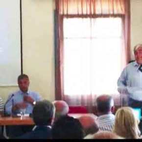 ΈΔΙΩΞΕ ΤΟΝ ΚΟΥΡΟΥΜΠΛΗ ΑΠΟ ΤΟ ΝΗΣΙ! ΤΑ «ΕΙΔΕ» ΟΛΑ ΚΩΛΥΟΜΕΝΑ Ο ΨΕΥΤΟΠΑΤΡΙΩΤΗΣ ΤΗΣ ΑΡΙΣΤΕΡΑΣ!&nbsp;(ΒΙΝΤΕΟ)