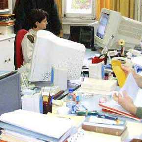 Νεόπτωχοι χιλιάδες Ελληνες εργαζόμενοι -Αμοιβές 100 ευρώ τον μήνα&nbsp;μεικτά