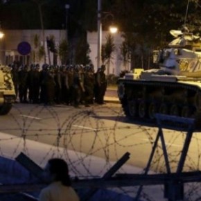 ΣΤΡΑΤΙΩΤΙΚΟ ΠΡΑΞΙΚΟΠΗΜΑ ΣΤΗΝ ΤΟΥΡΚΙΑ – ΣΥΜΒΑΙΝΕΙ ΤΩΡΑ! Στους δρόμους στρατός και άρματα μάχης – Πυροβολισμοί στο Γενικό Επιτελείο – ΡΑΓΔΑΙΕΣ ΕΞΕΛΙΞΕΙΣ! (ΦΩΤΟ &&nbsp;ΒΙΝΤΕΟ)