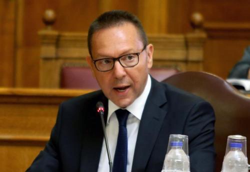 Ο διοικητής της Τράπεζας της Ελλάδος Γιάννης Στουρνάρας ενημερώνει επιτροπή της Βουλής , Δευτέρα 11 Ιουλίου 2016 . Συνεδρίασε η διαρκής επιτροπή οικονομικών υποθέσεων της Βουλής με θέμα ημερήσιας διάταξης την συζήτηση επί της Έκθεσης της Τράπεζας της Ελλάδος για τη Νομισματική Πολιτική 2015-2016. ΑΠΕ-ΜΠΕ/ΑΠΕ-ΜΠΕ/Παντελής Σαίτας