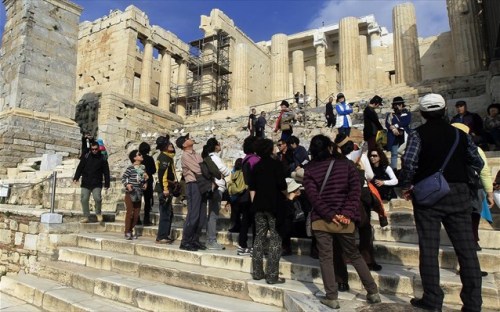tourismos-touristes-ellada-akropoli