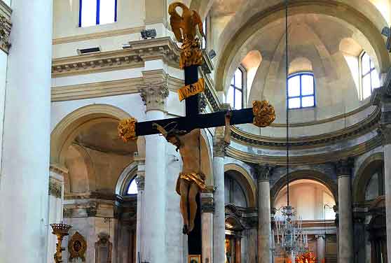 venezia.crocifisso-danneggiato