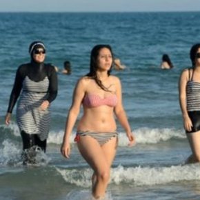 Γάλλοι δήμαρχοι αποφασισμένοι να κρατήσουν την απαγόρευση του&nbsp;μπουρκίνι