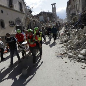 Σκηνές αποκάλυψης από το χτύπημα του Εγκέλαδου στην&nbsp;Ιταλία