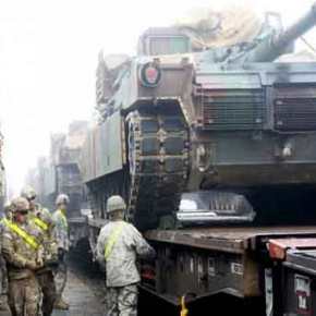 Αμερικανικά άρματα μάχης M1A2 φορτώθηκαν σε συρμούς και κατευθύνονται σε Πολωνία και&nbsp;Ουκρανία