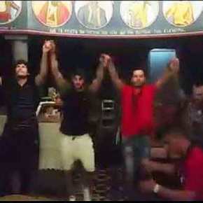 Ανατριχίλα : Κρήτες και Πόντιοι Τιμούν τους νεκρούς με Πυρρίχιο μέσα στον Ιερό Ναό των Ανωγείων!&nbsp;(video)