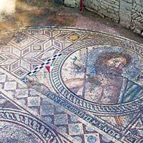 Παντού Ελλάδα: Aνακαλύφθηκε ψηφιδωτό με ελληνική επιγραφή του Ποσειδώνα στην κεντρική Τουρκία&nbsp;(φωτό)