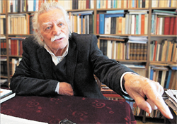 Μ.Γλέζος: «Όποιος καταφέρεται εναντίον της Εκκλησίας για τη δήθεν αδράνειά της στην Κατοχή είναι&nbsp;βλάσφημος»