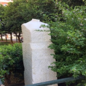 Αίσχος! Αποκεφάλισαν την προτομή της Λέλας&nbsp;Καραγιάννη!