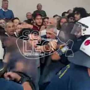 ΠΑΝΔΑΙΜΟΝΙΟ ΣΕ ΠΛΕΙΣΤΗΡΙΑΣΜΟ ΚΑΤΟΙΚΙΑΣ&nbsp;(ΒΙΝΤΕΟ)!