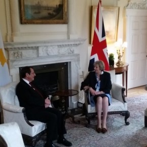 Εδαφικό και εγγυήσεις μονοπώλησαν την συνάντηση ΠτΔ –&nbsp;Mέι