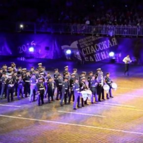 Μόσχα: Δείτε το συρτάκι της Πολεμικής Αεροπορίας στην Κόκκινη Πλατεία! –&nbsp;ΒΙΝΤΕΟ