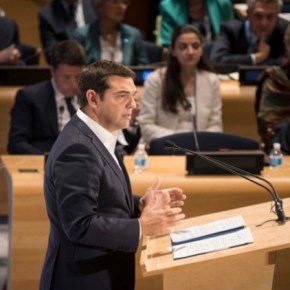 Ο μαθητής που αρνήθηκε τη χειραψία με τον Τσίπρα&nbsp;ΒΙΝΤΕΟ