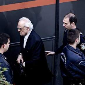 ΜΕ ΤΗ ΣΥΜΦΩΝΗ ΓΝΩΜΗ ΠΡΟΕΔΡΟΥ ΚΑΙ ΕΙΣΑΓΓΕΛΕΩΣ Απορρίφθηκε το αίτημα αποφυλάκισης του Τσοχατζόπουλου: Αν βγει, μπορεί να ξεπλύνει&nbsp;χρήμα