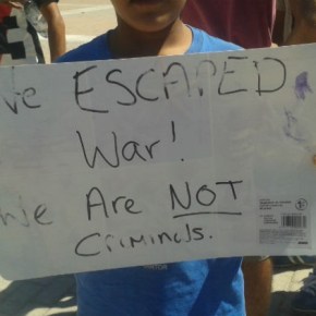 Ειρηνικές διαμαρτυρίες προσφύγων σε Χίο και&nbsp;Λέσβο