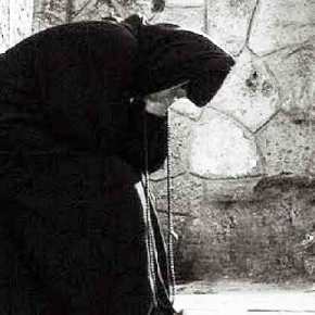 Η ΓΕΡΟΝΤΙΣΣΑ ΑΠΟ ΤΗΝ ΑΤΤΙΚΗ ΜΙΛΗΣΕ: «Ετοιμαστείτε! Θα φλέγεται το Αιγαίο, θα κοκκινίσει η θάλασσα με πόνο αυτή τη στιγμή σας το&nbsp;λέω»