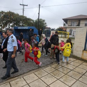 ΝΕΟ ΩΡΑΙΟΚΑΣΤΡΟ ΣΤΟ ΔΗΜΟ ΒΟΛΒΗΣ Τα προσφυγόπουλα γύρισαν την πλάτη στο «σχολείο Φίλη»&nbsp;–