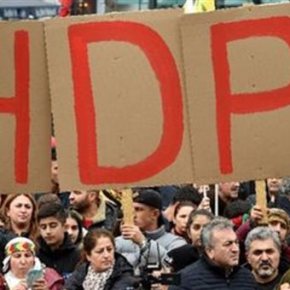 Γερμανία: Διαδήλωση χιλιάδων Κούρδων & Αλεβιτών κατά του&nbsp;Ερντογάν