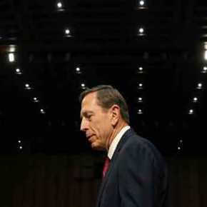 ΤΟ «ΦΥΣΑΝΕ ΚΑΙ ΔΕΝ ΚΡΥΩΝΕΙ» ΟΙ ΤΟΥΡΚΟΙ Kι άλλο σοκ για την Άγκυρα: Ο David Petraeus που είχε ξεφτιλίσει Τούρκους στρατιωτικούς το 2003 στο Ιράκ προτάθηκε για&nbsp;YΠΑΜ