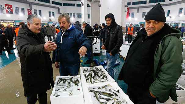 izmir-den-komsu-ya-balik-ihracati-8141314