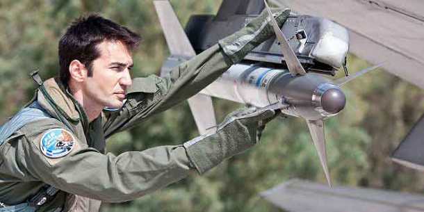 pilots_f_16_08-660x330