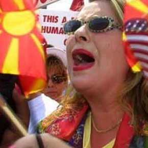 ΣΚΟΠΙΑ: Ούτε εκλογές δεν μπορούν να κάνουν! Καταγγελίες για νοθεία από την&nbsp;αντιπολίτευση