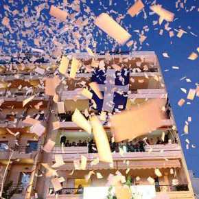 Σαρώνει η Χρυσή Αυγή: Μία μονάδα διαφορά από τον Σύριζα και την δεύτερη θέση στην έγκυρη δημοσκόπηση του&nbsp;zougla.gr!