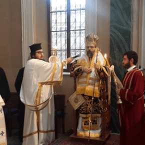 ΙΣΤΟΡΙΚΗ ΣΤΙΓΜΗ -Για πρώτη φορά, μετά το 1922, Θεοφάνεια με μητροπολίτη στή&nbsp;Σμύρνη.