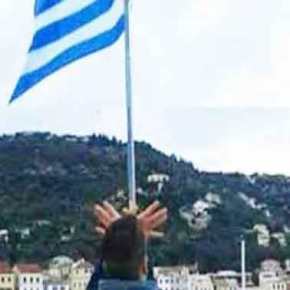 Απελάθηκε ο 17χρονος Αλβανός που σχημάτισε τον «αετό» της Αλβανίας κάτω από τη γαλανόλευκη&nbsp;(φωτό)