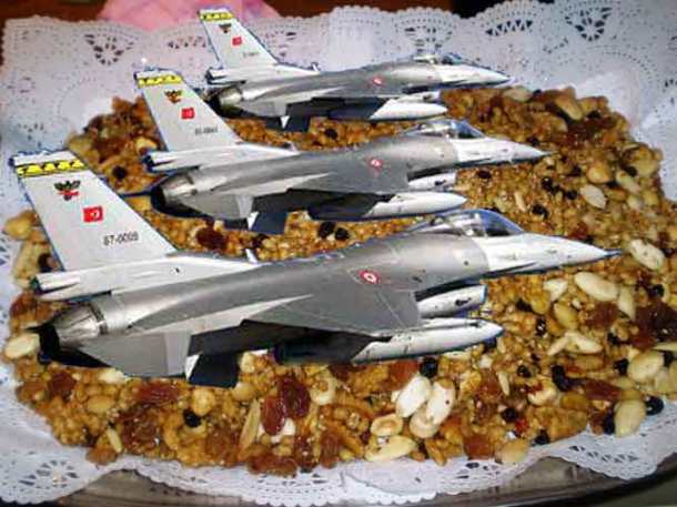 %ce%ba%ce%bf%ce%bb%ce%bb%cf%85%ce%b2%ce%b1-009