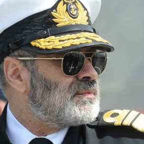 Με ποιο ποίημα αποχαιρέτησε τους εργαζόμενους στα ΕΑΣ ο Ναύαρχος&nbsp;Χρηστίδης