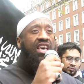 Abu Izzadeen: O τρομοκράτης που έσπειρε τον θάνατο στο Λονδίνο- Δείτε τη στιγμή της επίθεσης!&nbsp;(βίντεο)