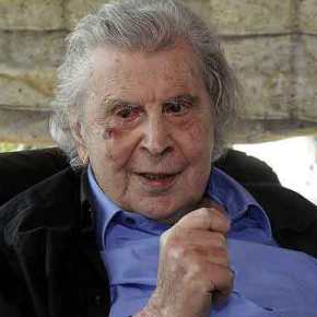 Συγκλονιστικός Μίκης Θεοδωράκης: «Σας αποχαιρετώ, δυστυχώς δε μπορώ να σας καλέσω στην&nbsp;κηδεία…»