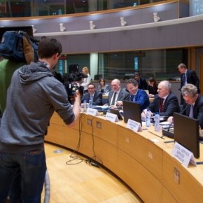 Πώς ο Μοσκοβισί… έσβησε τις «φωτιές» της&nbsp;Βελκουλέσκου