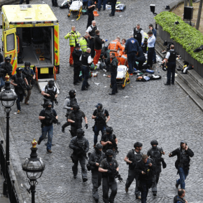 Ελληνικό ΥΠΕΞ για Λονδίνο: «Καταδικάζουμε την ειδεχθή και άνανδρη τρομοκρατική&nbsp;ενέργεια»